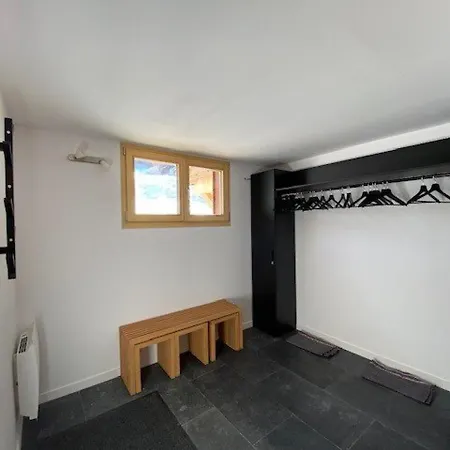 Alpesi faház Renove Pour 12 Pers., A 100m Des Pistes, 300m Des Commerces, Terrasses Et Parking Inclus - Fr-1-733-146